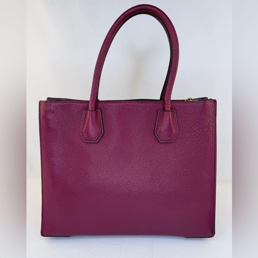 Michael Kors Mercer large pebbled leather tote bag in burgundy Wallet Set - Picture 4 of 16